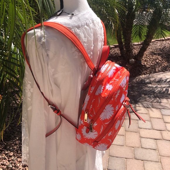 Kate Spade medium backpack- NWT Karissa wild bloom - Picture 8 of 15